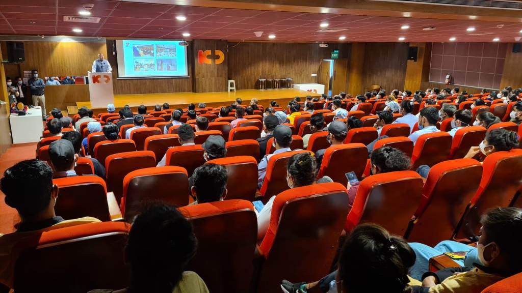 K.D. Hospital organized an organ donation awareness program in which the founder-president of Donate Life, Shri Nilesh Mandlewala, who was invited as the keynote speaker, explained the importance of organ donation.