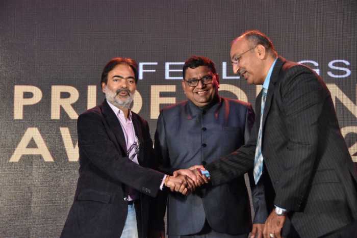 Pride of Gujarat Award 2017 Received by Nilesh Mandlewala