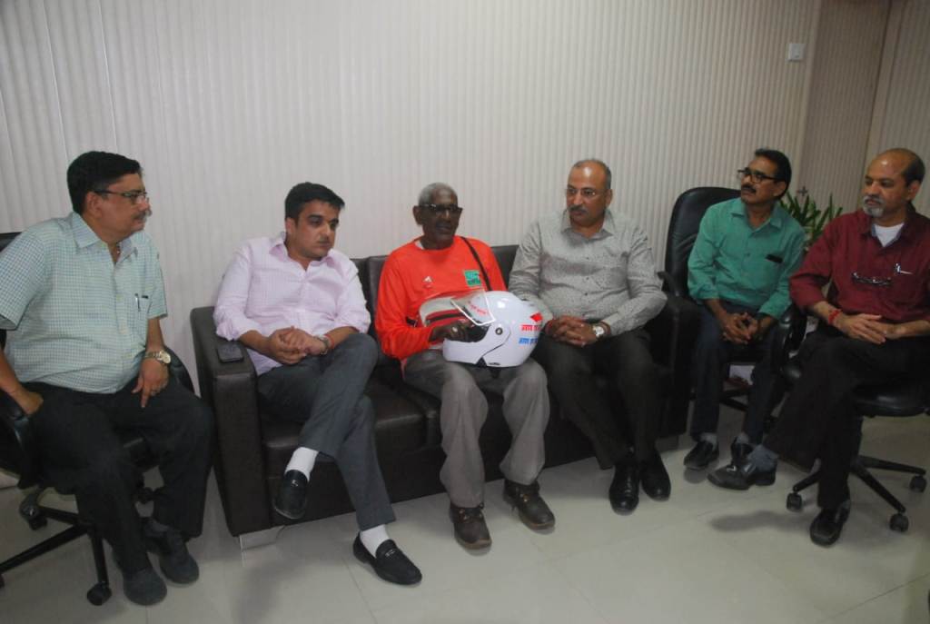 Rebirth foundations volunteer Mr. Pramod Mahajan meeting with MLA Harsh Sanghavi and Surat New Civil Hospital Dean Dr. Jayesh Bhrahmbhatt