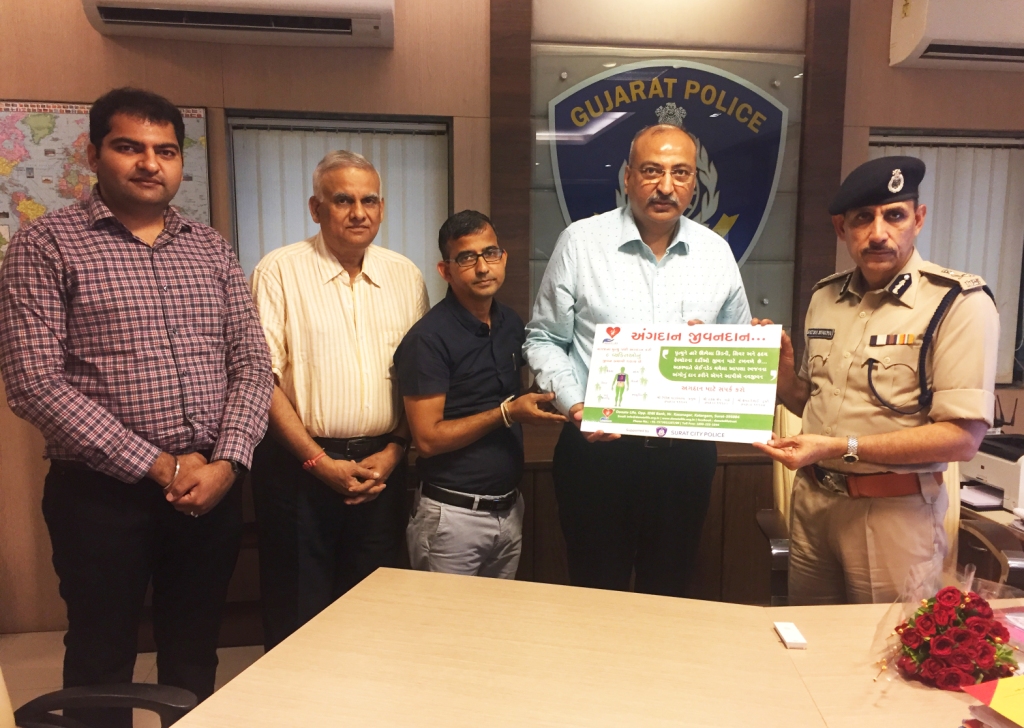 Team Donate Life Meet Police Commissioner Shri Satish Kumar Sharma, IPS. Surat