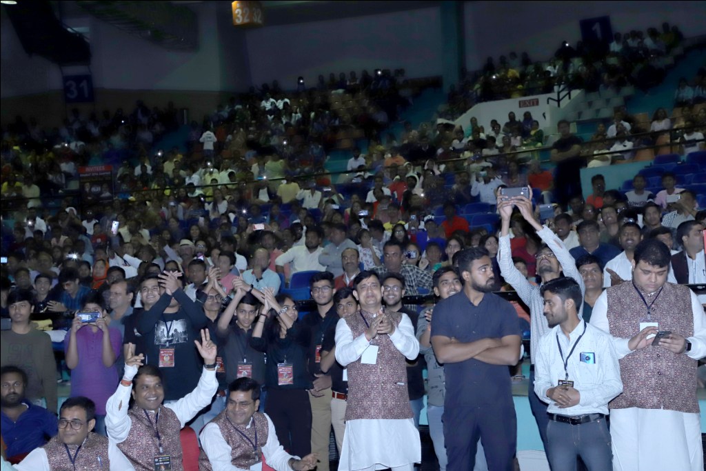 Shri Nilesh Mandlewala felicitated for his yeomen service in the field of Organ Donation during NATIONAL YOUTH DAY-2020 at Indoor Stadium, Surat