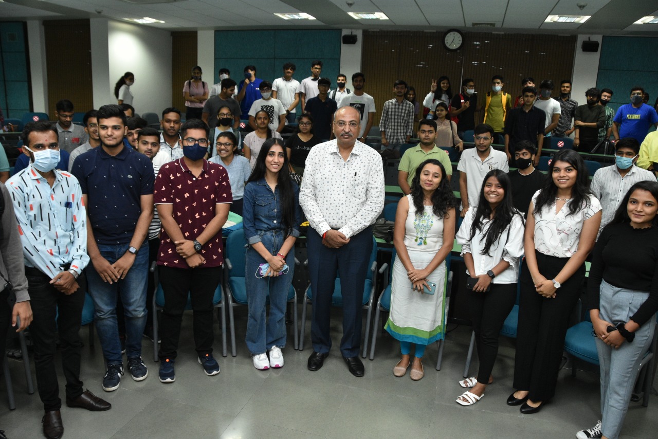 On the Occasion of National NSS Day, Donate Life Founder & President Mr. Nilesh Mandlewala was invited for enlightening knowledge on the noble subject of Cadaver Organ Donation by National Service Scheme Unit at AURO University, Surat.