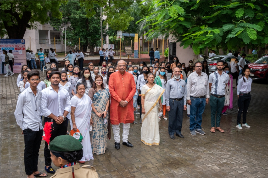 Sir K.P College of Commerce invited Nilesh Mandlewala Founder & President Donate Life for the Flag Hosting Ceremony on 75th Independence Day.