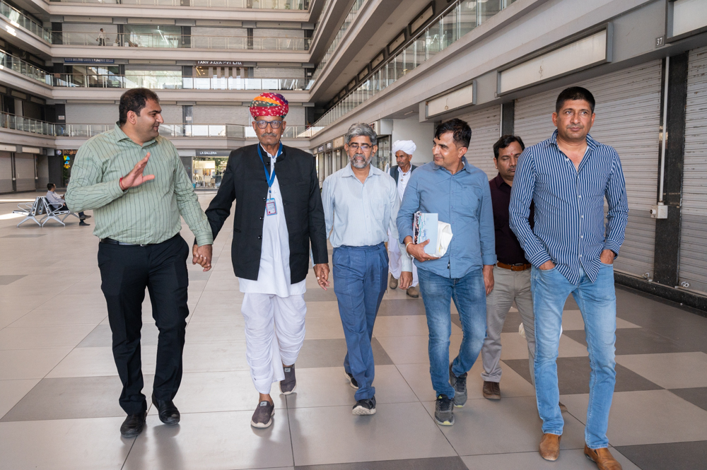 We are delighted by the visit of Padmashri Awardee Shri Himmata Ram Bhambhu ji at Donate Life Office. We are grateful for his kind words, appreciation and blessings towards our mission of organ donation.