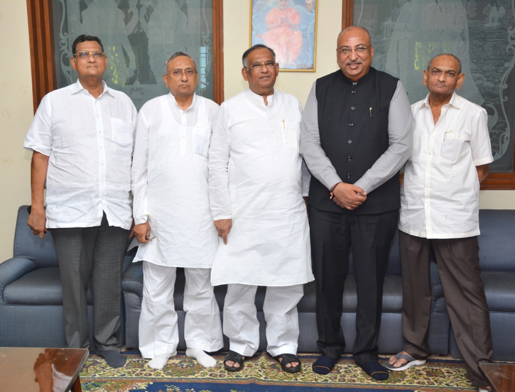 Shri Nilesh Mandlewala met the 14th President of India Shri Ram Nath Kovind Ji at C K Pithavala House