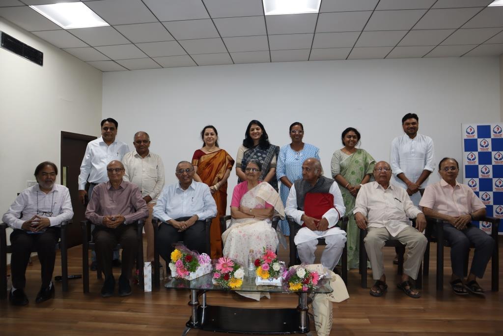 Shri Nilesh Mandlewala honored with Seva Sajjan Award by Manav Jyot Charitable Trust.