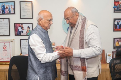 Following the announcement of the Padma Shri, members of the Shri Surati Modh Vanik Samaj and its Mahila Mandal extended their heartfelt congratulations and best wishes to Nilesh Mandlewala.