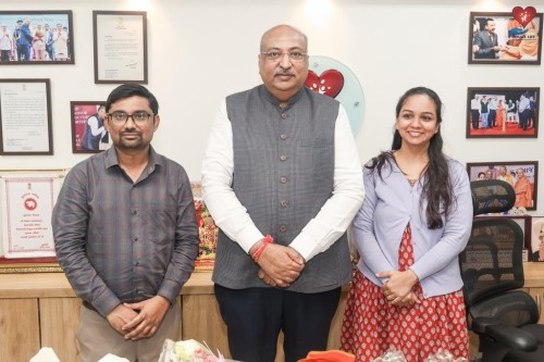 ICICI Bank members congratulated Nileshbhai Mandlewala after the announcement of the Padma Shri award by the Government of India.
