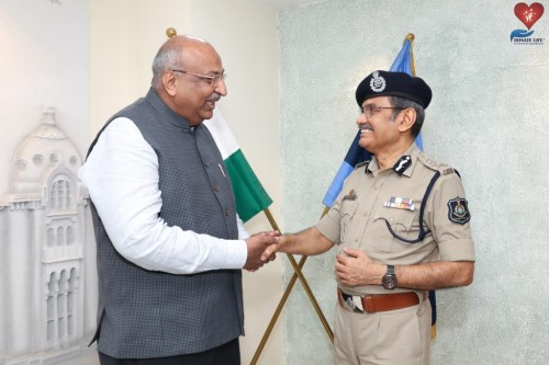 Padmashri Nilesh Mandlewala Meet With Narasimha Komar (IPS) Commissioner of police Vadodara