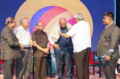 Padma Shri Nilesh Mandlewala spoke about organ donation awareness at Swastik 'Karva Hunar Ka' annual function organized by Jeevan Jyot Trust