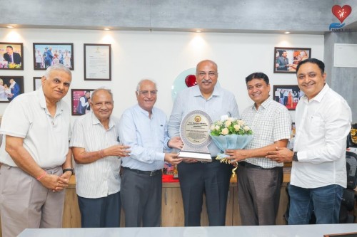 Surat Hardware Association Felicitated Nilesh Mandlewala (Padma Shri Awardee) at Donate Life office