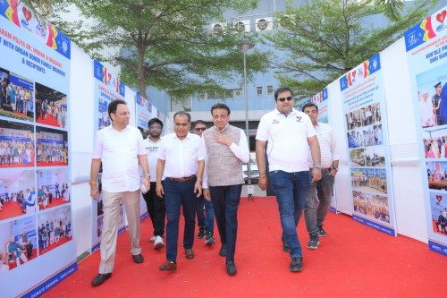 Mayor of Surat Shri Daxesh Mavani