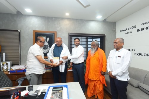 Padma Shri Awardee Nilesh Mandlewala meet Satyen Kubelkar at Vadodara