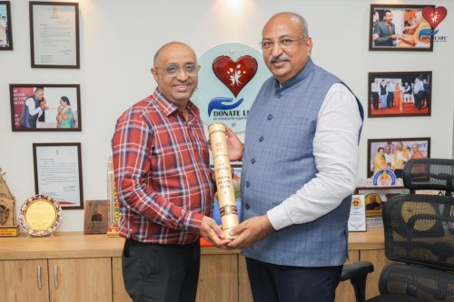 Shri Vidurbhai Gotawala Congratulated Nilesh Mandlewala for Padma Shri Award.