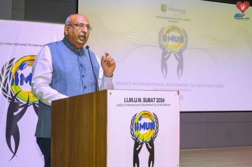 Discussion on the subject of organ donation at the three-day conference of India's International Movement to Unite Nations (I.I.M.U.N.), held at 'The Millennium School'.