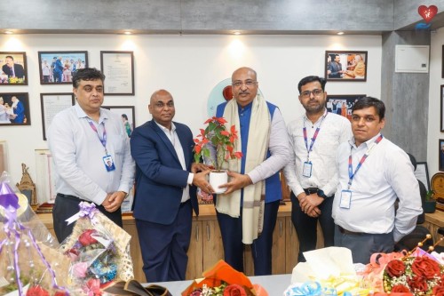 SBI Parle Point Branch officers congratulated Nileshbhai Mandlewala after the announcement of the Padma Shri award by the Government of India.