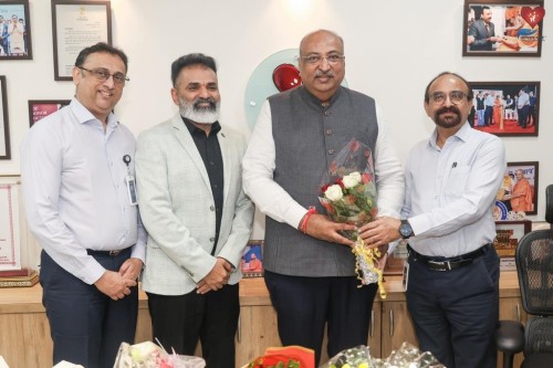 Surat People's Co-operative Bank Ltd. Managing Director Shri Kalpesh Shah and other office bearers of the bank congratulated Nileshbhai Mandlewala after the announcement of the Padma Shri award by the Government of India.