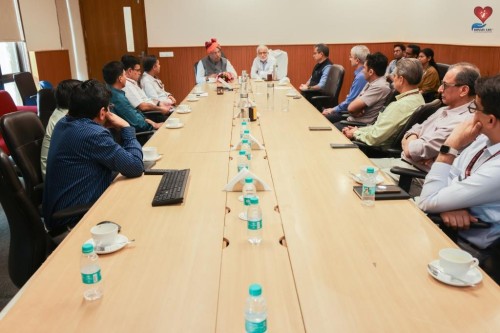 Padma Shri Nilesh Mandlewala high-level meeting with surgeons and transplant coordinators from the Heart Transplant, Renal (Kidney) Transplant, and various other specialized departments at AIIMS Jodhpur.