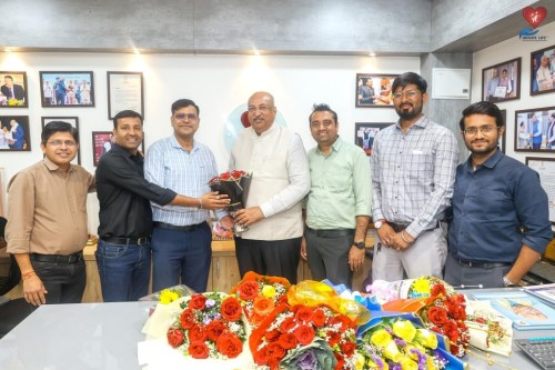 After the Padma Shri announcement, members of Go Digit General Insurance Limited congratulated Mr. Nileshbhai Mandlewala, founder of Donate Life.