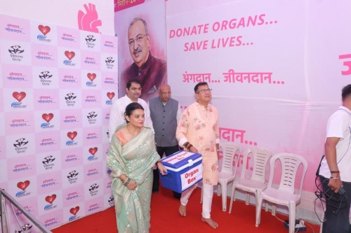 Ahmedabad City Police Commissioner Mr. Anupamsinh Gahlaut (IPS) visited a Ganesh Pandal organized by 'Donate Life' and 'Vastav Group' based on the theme of organ donation.