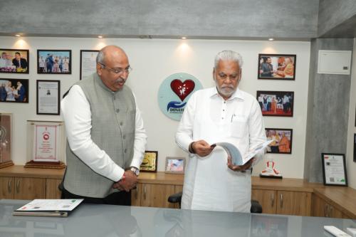 Union Minister Shri Parsottambhai Rupala Visit Donate Life