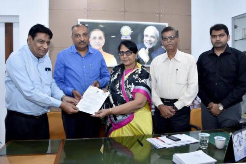 Smt. Ashmitaben Shiroya - Mayor Pledge for Organ Donation